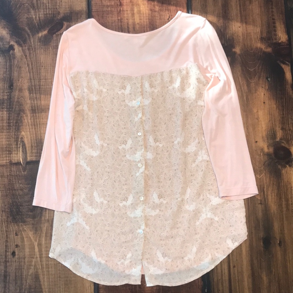 Cute top by Rose + Olive - Size Large